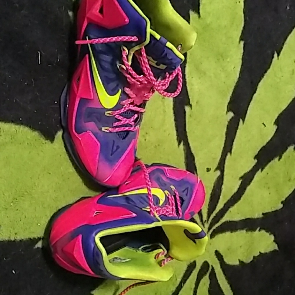 Size 12 LeBron James